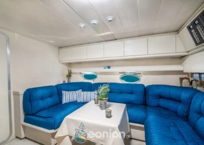 Couch area Inside of Pershing 40 - eonion Yachts